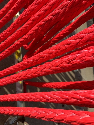 12 خيوط عالية الجاذبية ملفوفة Uhmwpe حبل رصيف السفينة حبل سحب